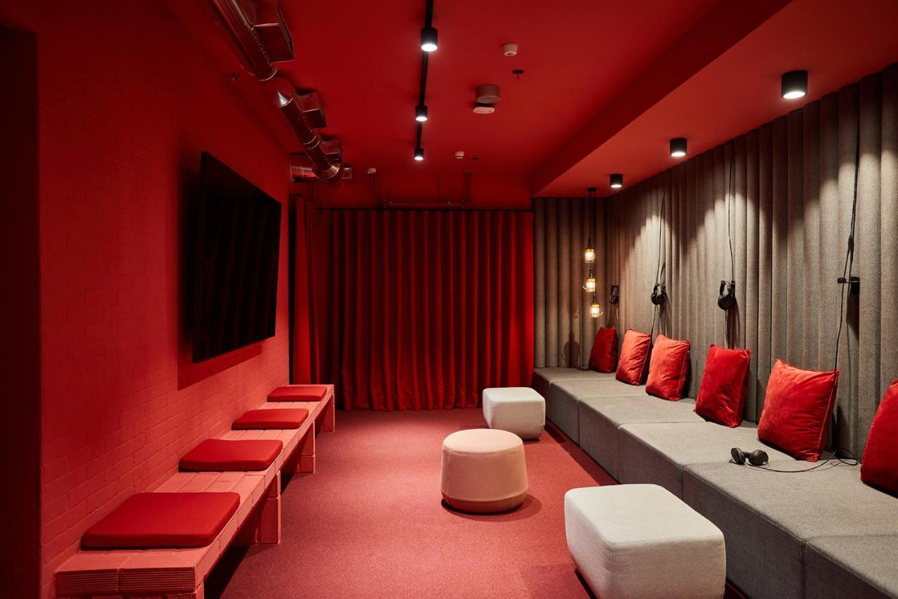 Hotel The Social Hub 4 Star 4*