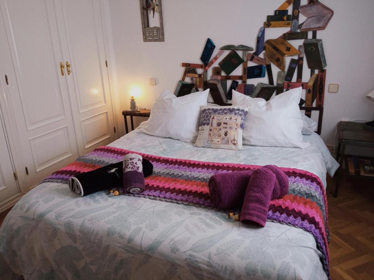 Quarto em Acomodações Particulares Cálido Y Bien Comunicado Madri