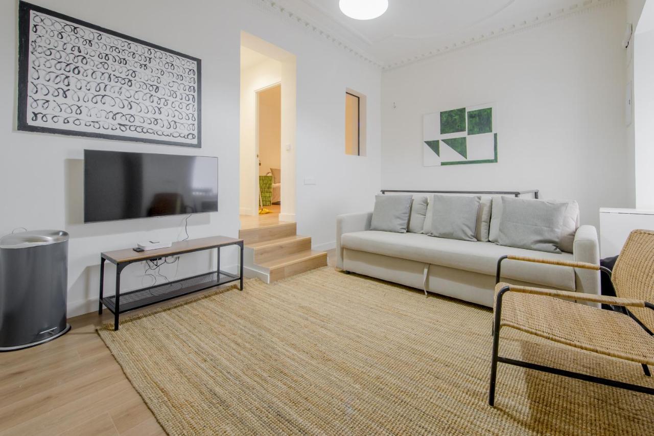 Modern Apt & Cool Interior Design En El Retiro Madrid