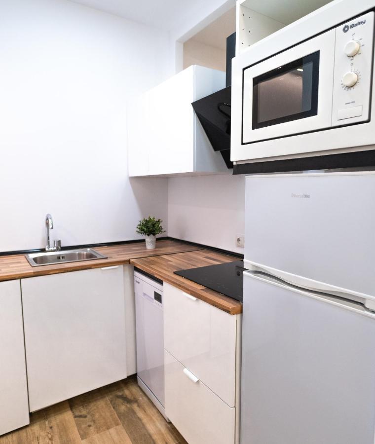 2 A 6 Pax Museos Y Ronda De Atocha Apartment *