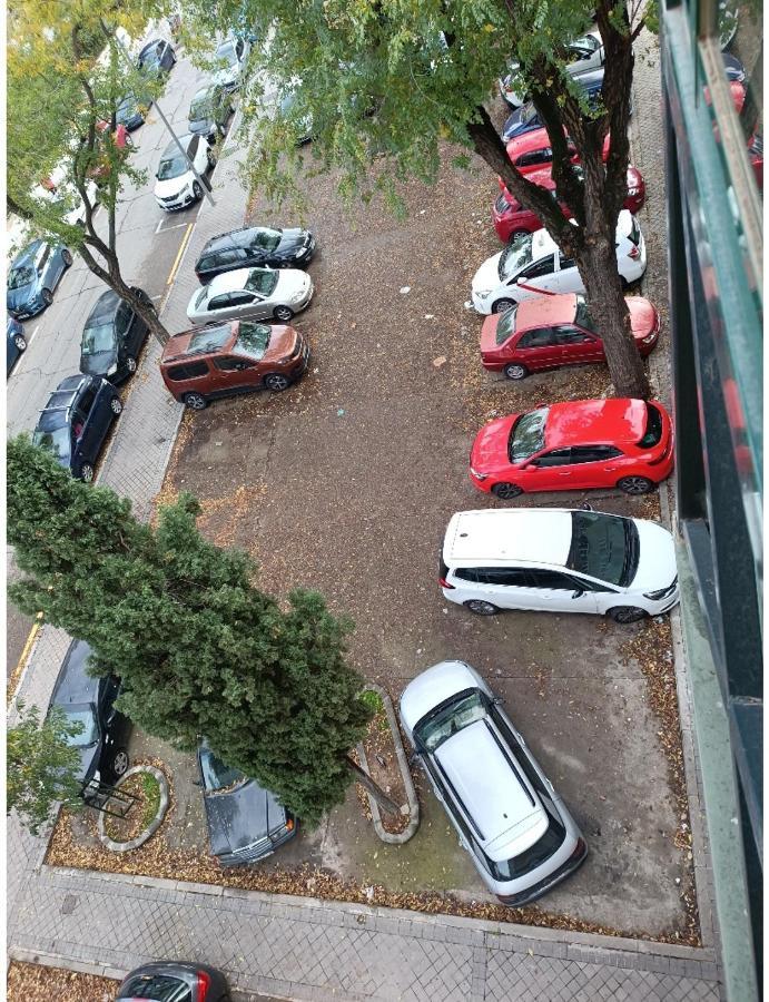 Amplia En Vivienda Duplex Privatunterkunft Madrid