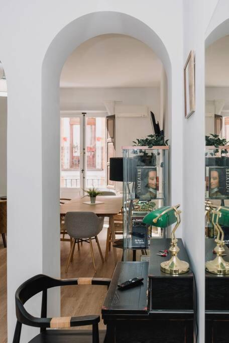 Stylish In The Centre Of Madrid-malasana *
