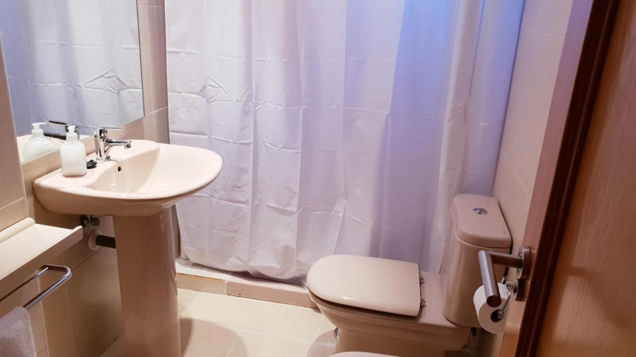 Close To Airport, Ifema Apartamento