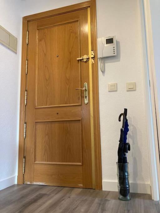 Silencioso, Luminoso Y Familiar Apartamento Appartement Madrid