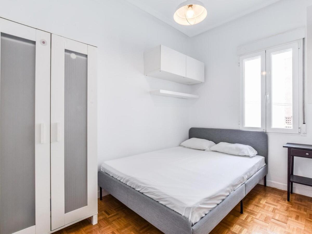Apartamento En Atocha 10 Personas *