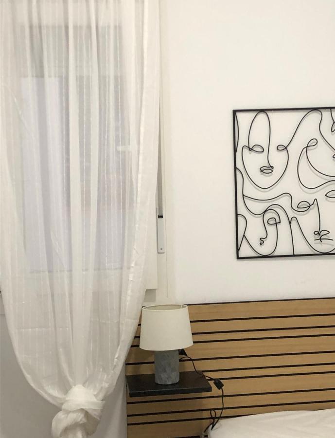 2 A 6 Pax Museos Y Ronda De Atocha Apartment