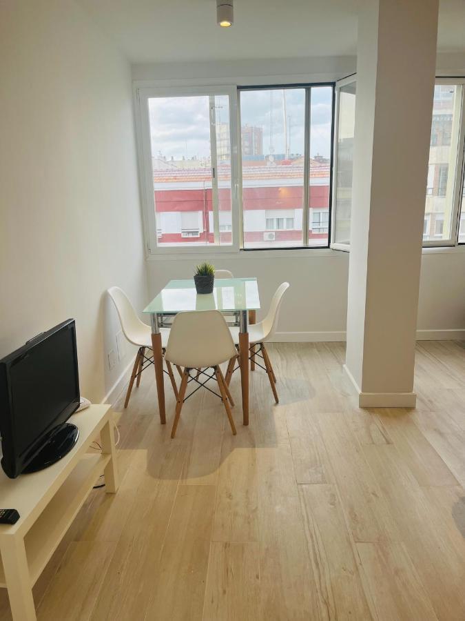 Pisos Con Piscina Barrio Exclusivo-wizinkcenter Alquiler Temporada Appartement Madrid