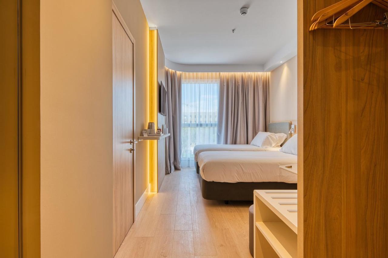 Express - - Airport By Ihg Hotel Madri