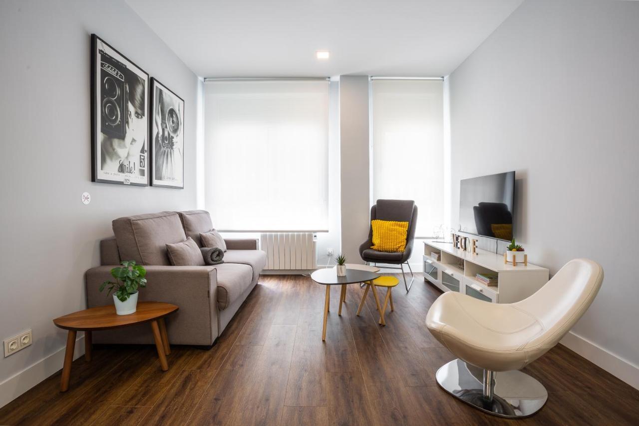 Apartment Nuevo! 2 Hab, Bano Doble, Garaje, Metro A 200m