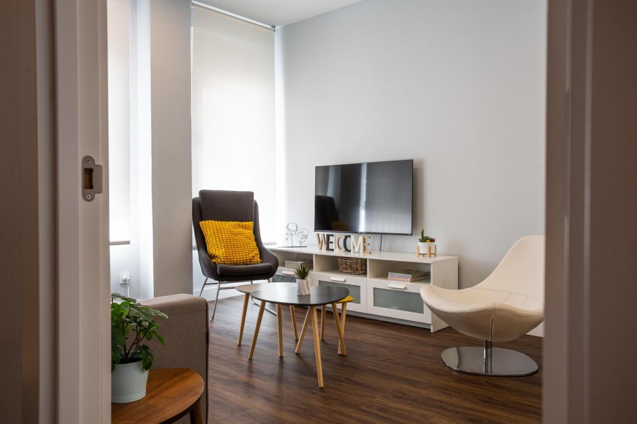 Apartment Nuevo! 2 Hab, Bano Doble, Garaje, Metro A 200m