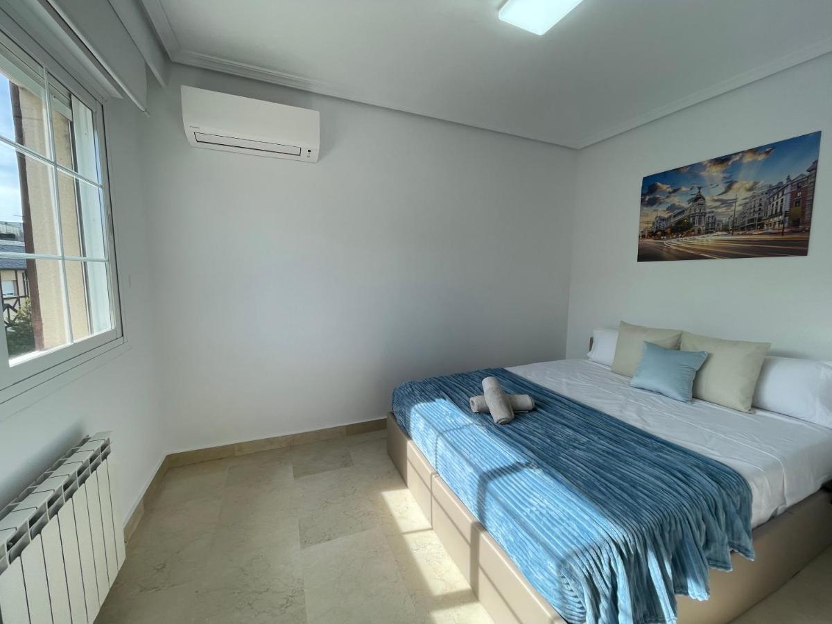 Hébergement de vacances Moderna Casa De Lujo Con Jacuzzi En El Jardin