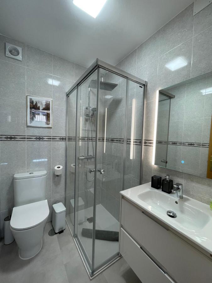 Moderna Casa De Lujo Con Jacuzzi En El Jardin * Madrid