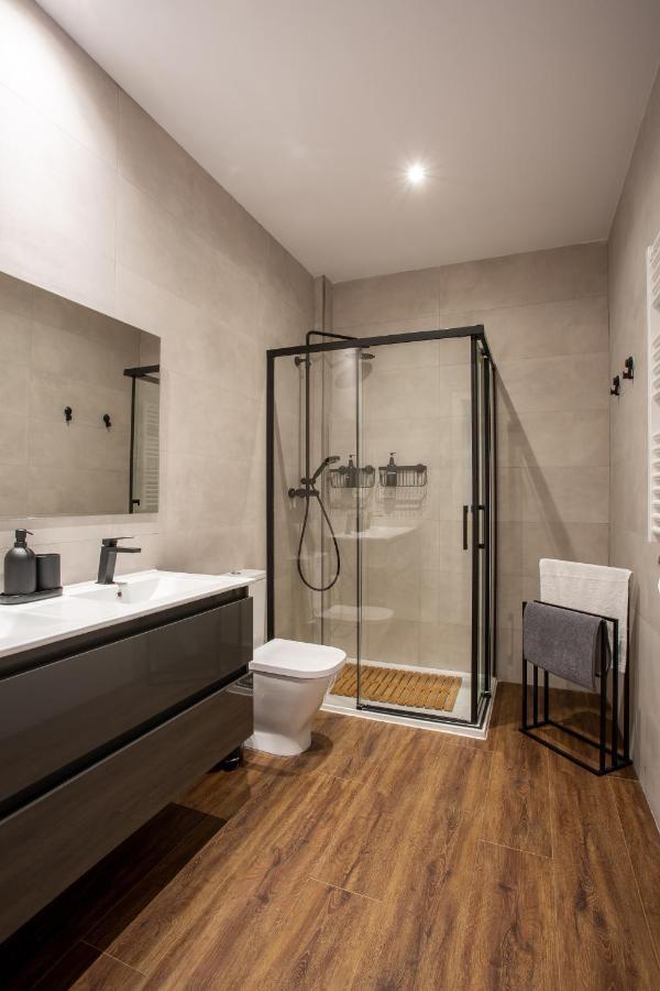 Nuevo! 2 Hab, Bano Doble, Garaje, Metro A 200m Apartment Madrid