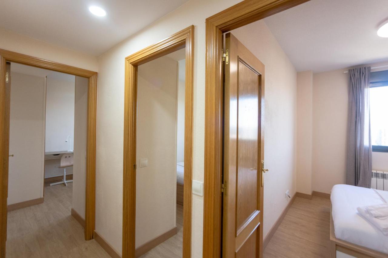 Apartamento For Your Amplio Y Luminoso Temporal En Orcasitas - Wifi Bea25 Madrid