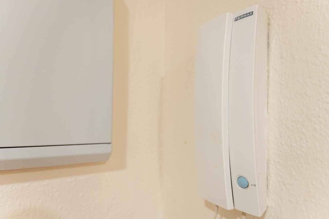 Apartamento For Your Amplio Y Luminoso Temporal En Orcasitas - Wifi Bea25 Madrid