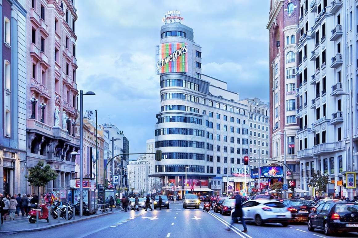 Punta Me Suites Next To Gran Via *