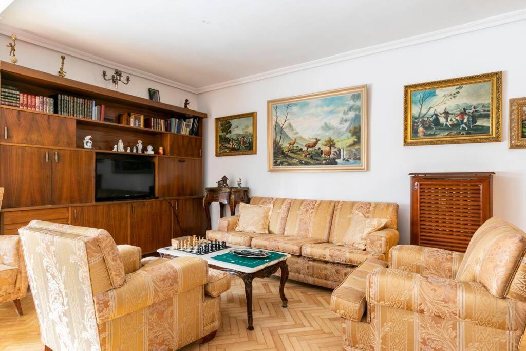Piso Amplio Y Acogedor Apartamento *