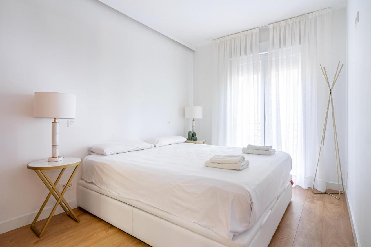 3 Bedrooms 2 Bathrooms Furnished - Salamanca - Stylish - Mintystay Apartamento Madri