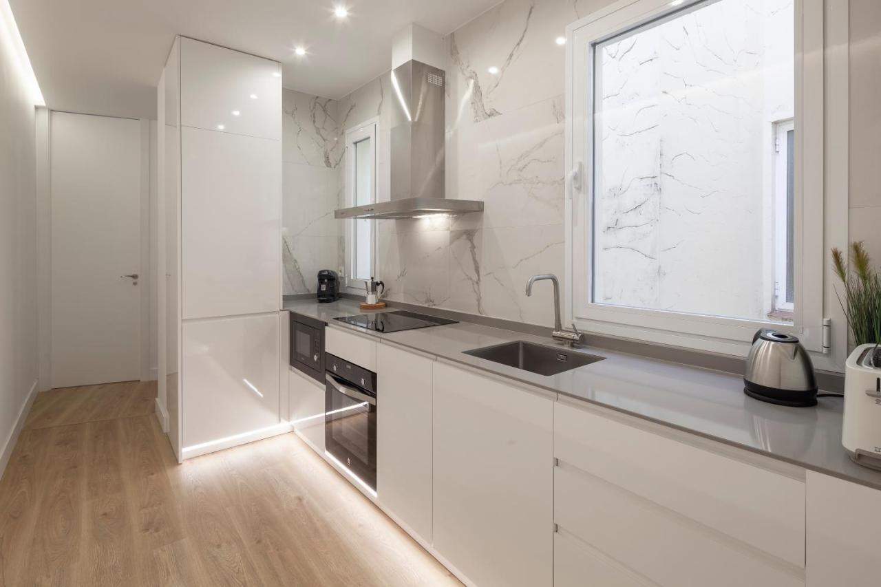 Plaza Espana Iii Calle Leganitos 2br 2bh Apartment Madrid