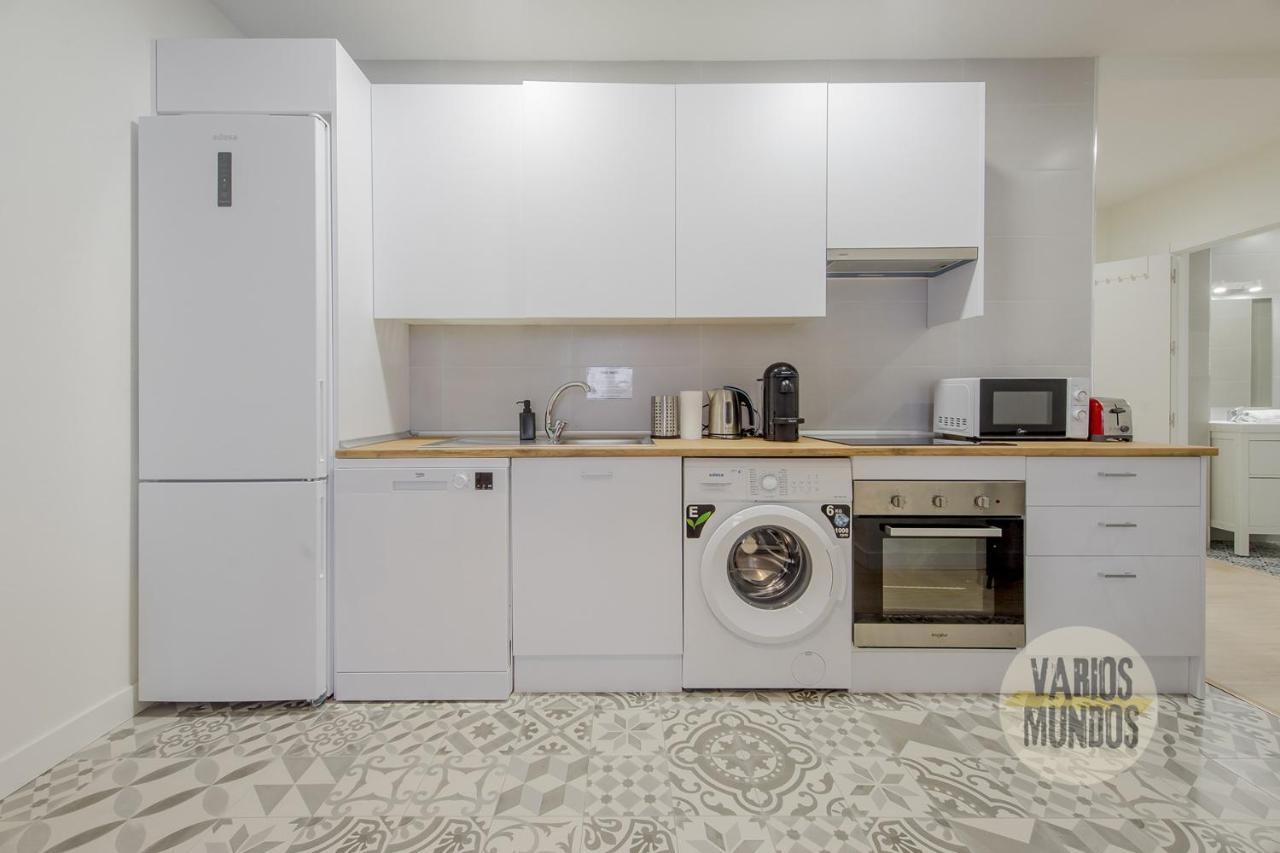 Spacious New 7 En La Plaza De Tirso De Molina Apartamento