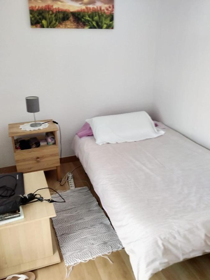 Alojamiento Disponible Para Una Persona Apartment Madrid