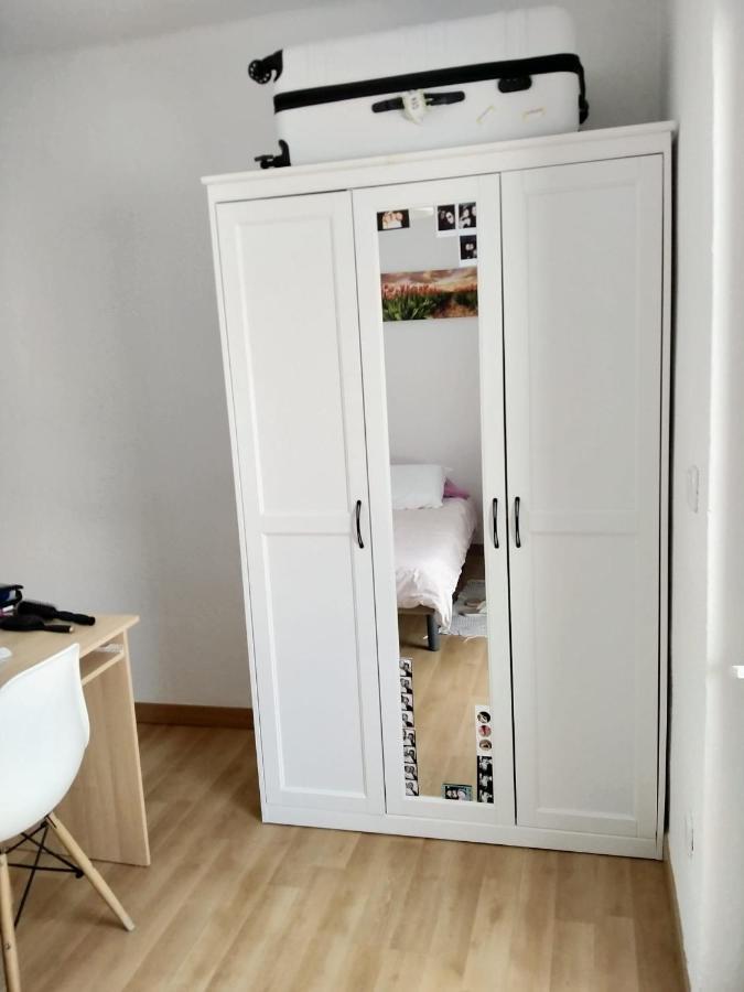 Alojamiento Disponible Para Una Persona Apartment *
