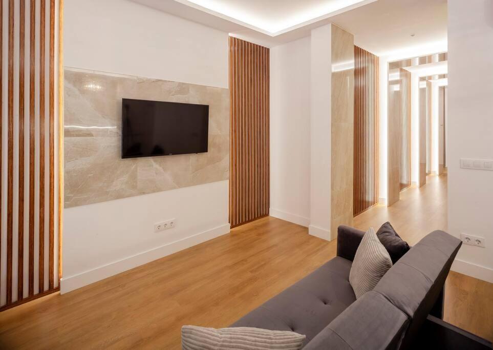 Malasana I Calle Churruca 2br 2bh Apartment