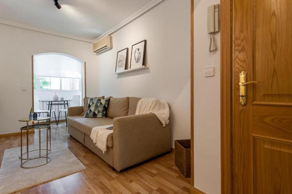 Ifema Deluxe - Aeropuerto I - Eleven Host Apartment *
