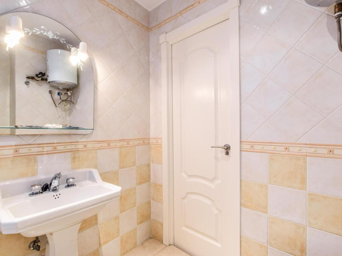 Apartamento En Plaza De Lavapies * Madrid