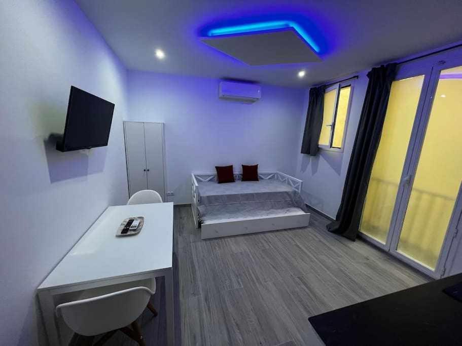 Acogedor En Gran Via Apartment *