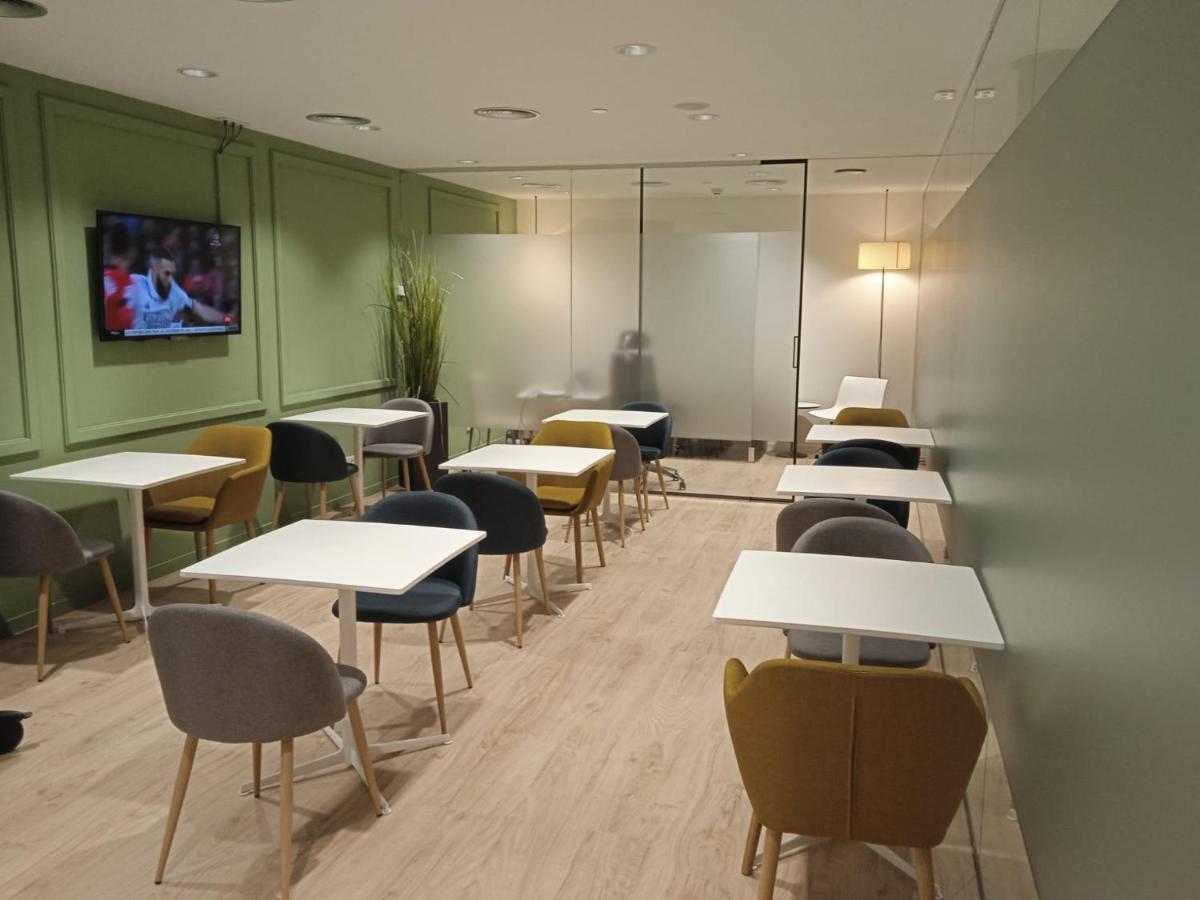 Hotel Hellosky Air Madrid