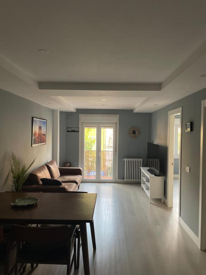Comoda Principal Con Vista Exterior Madri
