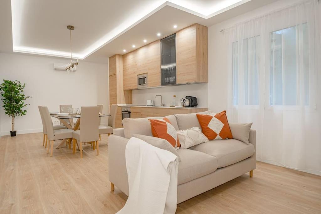 Malasana Xi Calle Manuela Malasana 3br 3bh Apartment