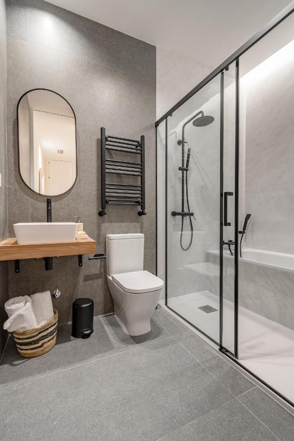 Apartamento Chamberi V Calle Hartzenbusch 2br 2bh Madrid