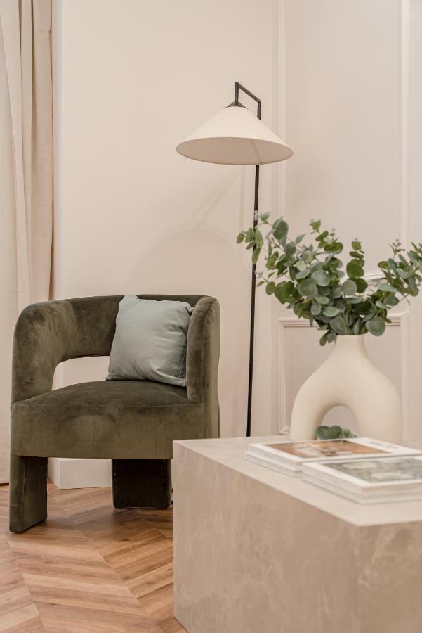 Apartamento Chamberi V Calle Hartzenbusch 2br 2bh Madrid