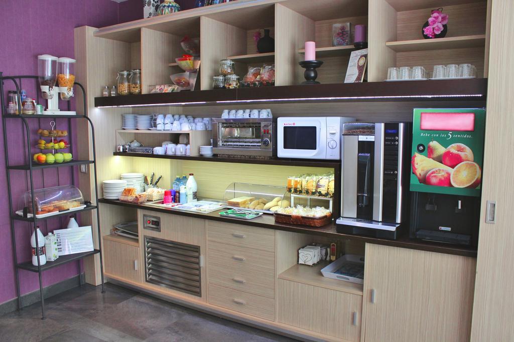 4c Cuatro Caminos Guest house Madrid
