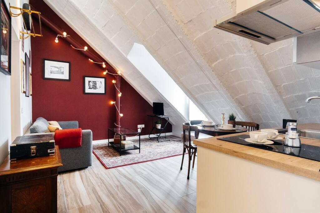 Apartment Yoomi Homes Plaza Mayor *