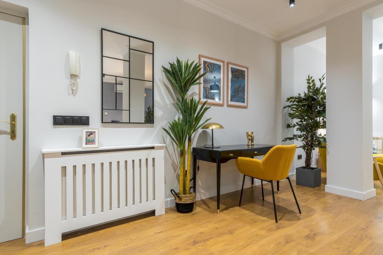 Apartment Wide And Modern -1bd 1,5 Bth- Malasana *
