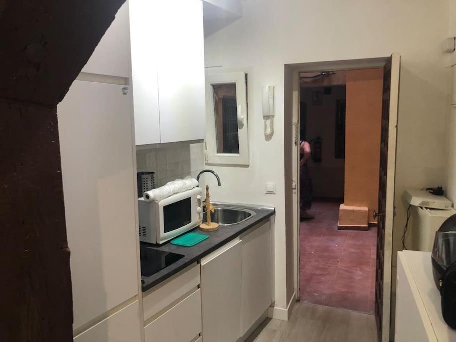 Apartment Tesorito, Estudio Individual En Malasana, Bajo Pequeno En Calle Del Tesoro Madrid