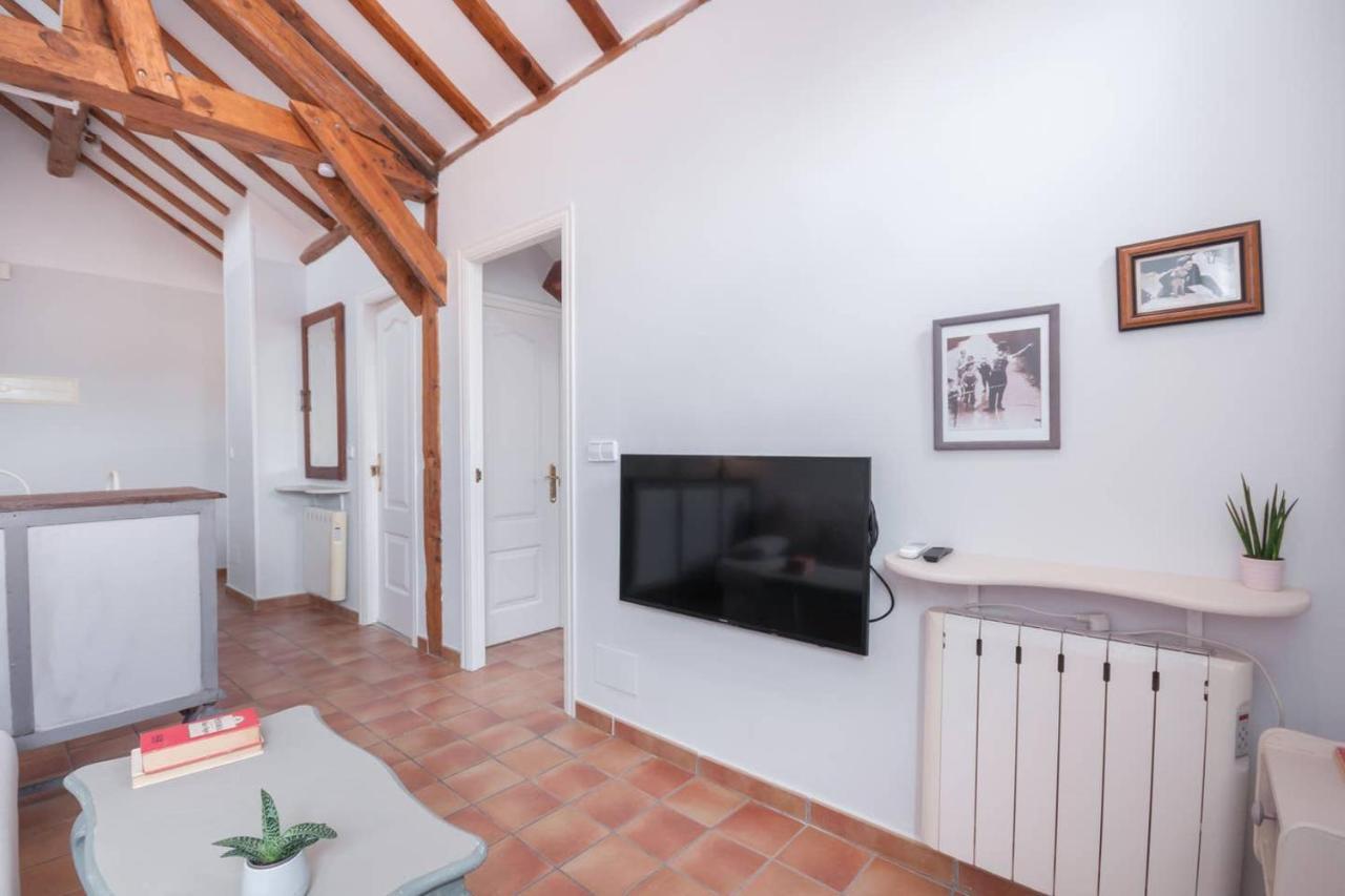 Cozy One-bedroom Penthhouse La Latina Apartamento