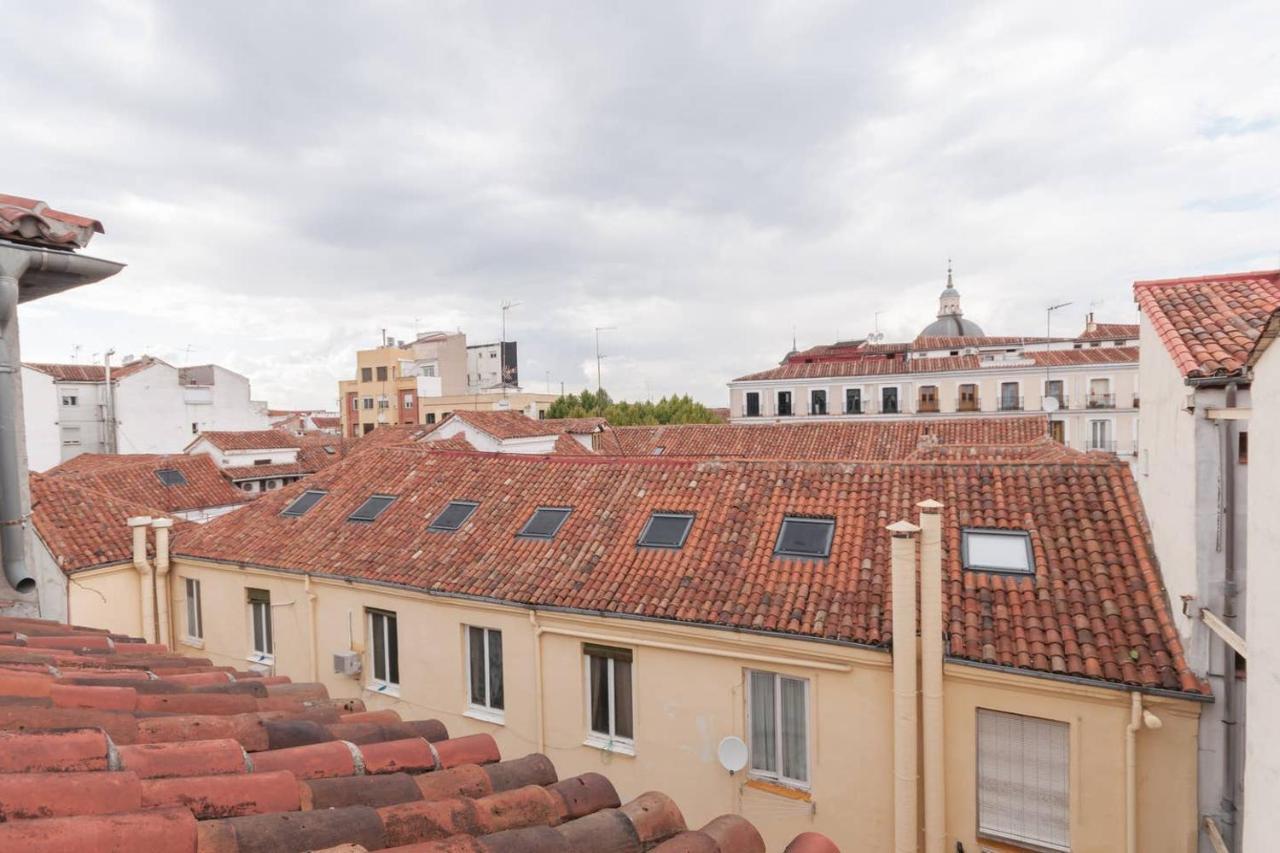 Apartamento Cozy One-bedroom Penthhouse La Latina *
