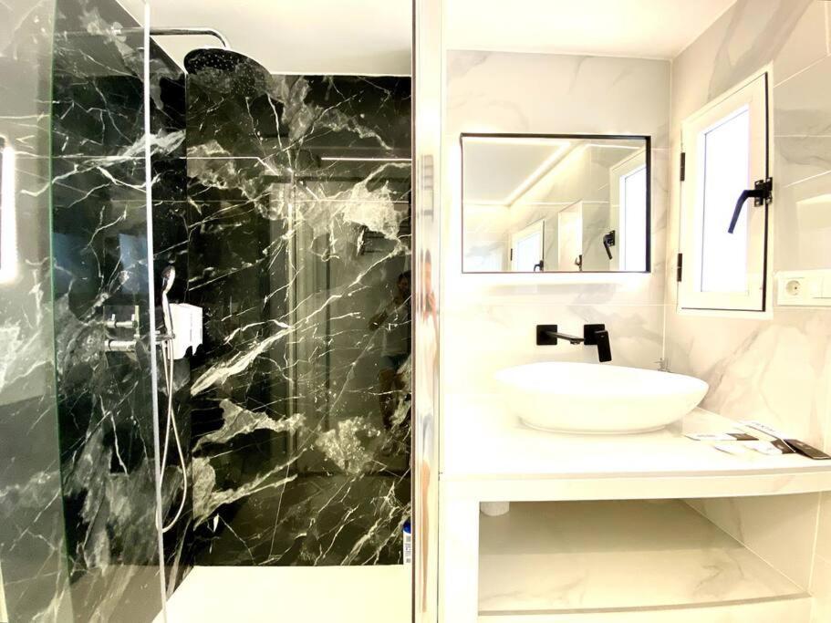 Gran-via Luxury Flat 3bd City Center + Terrace + Ac * Madrid