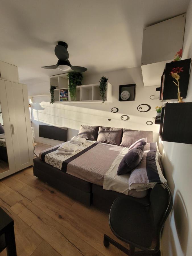 Entero En Madrid, Con Acceso Privado Frühstückspension *