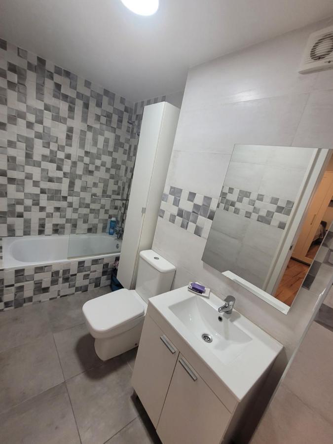 Couette-café Entero En Madrid, Con Acceso Privado
