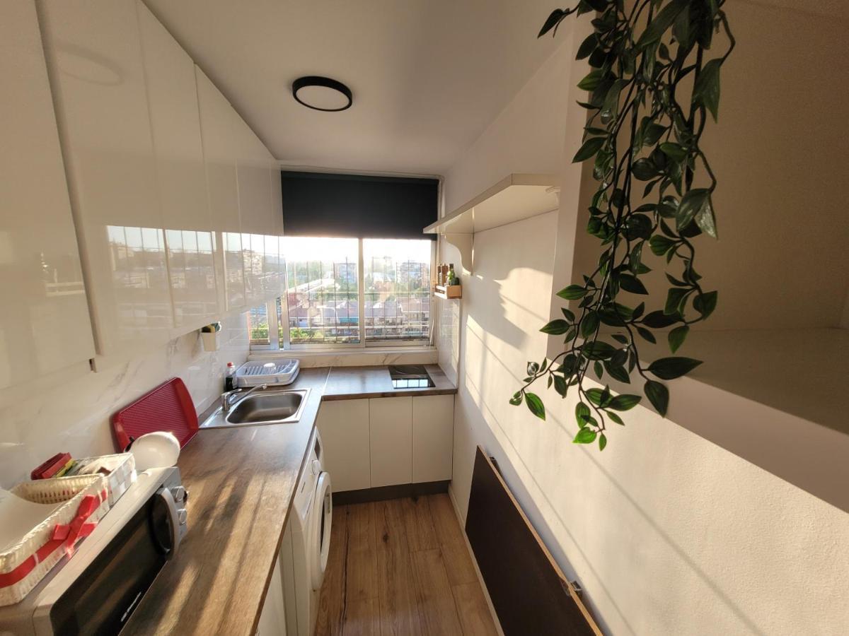 Entero En Madrid, Con Acceso Privado Frühstückspension