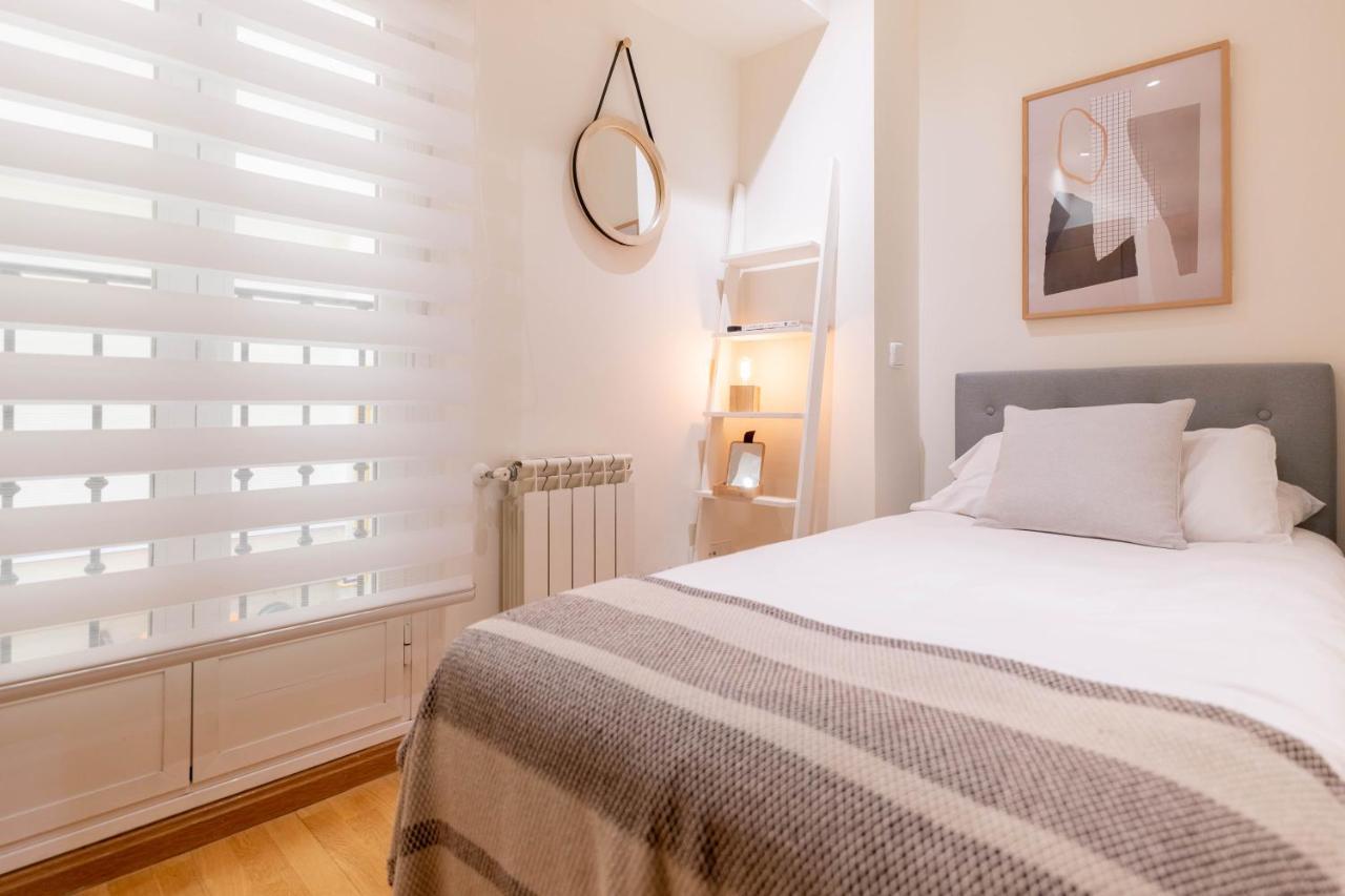 Amazing In Huertas Apartment
