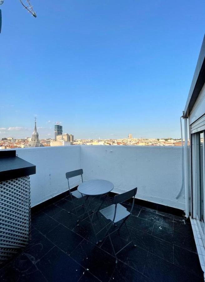 Bohemio Apt 1hab 4pax En La Plaza De Chueca Madri