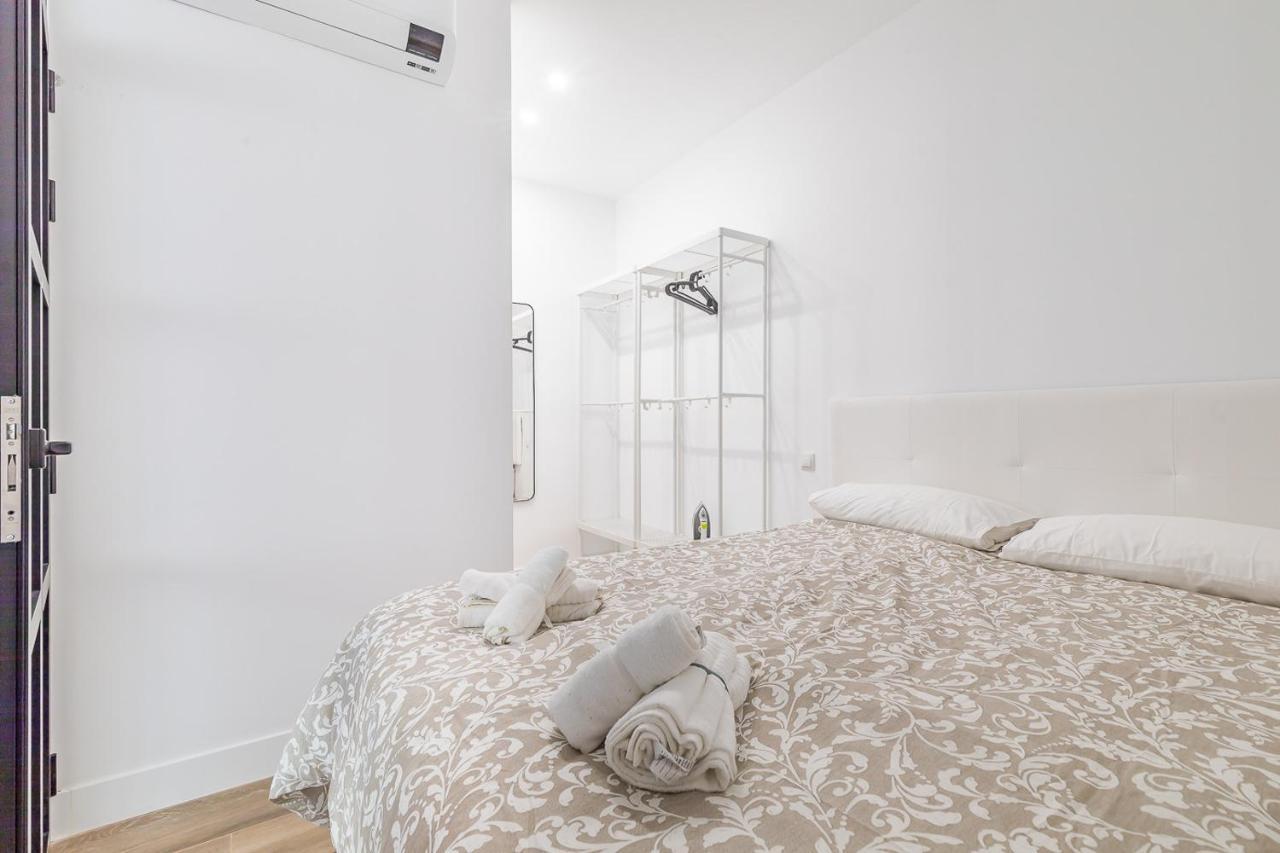 Arturo Soria Apartments3 * Madrid
