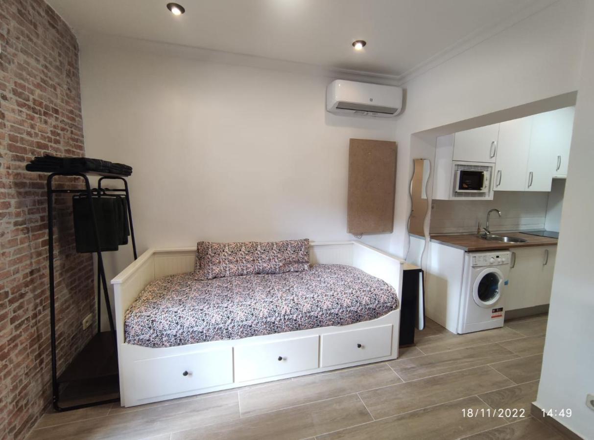 Pequeno Estudio En * Madrid