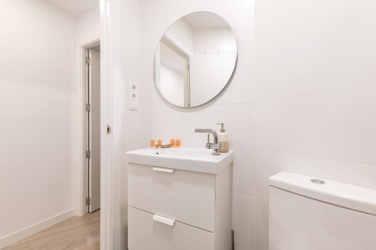 Bright And Modern- 2 Bedrooms 1bathroom- Mintystay - Bocangel Apartment Madrid